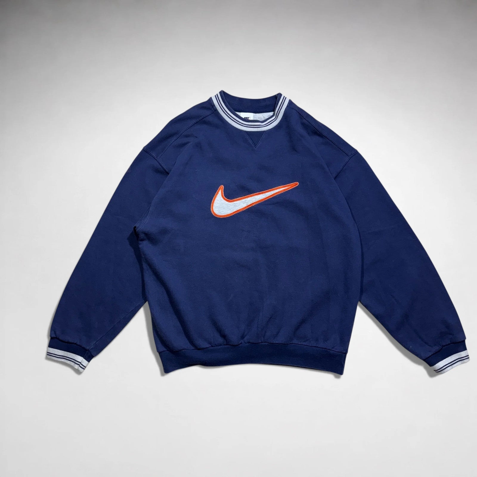 (L-XL) Nike Vintage Sweatshirt