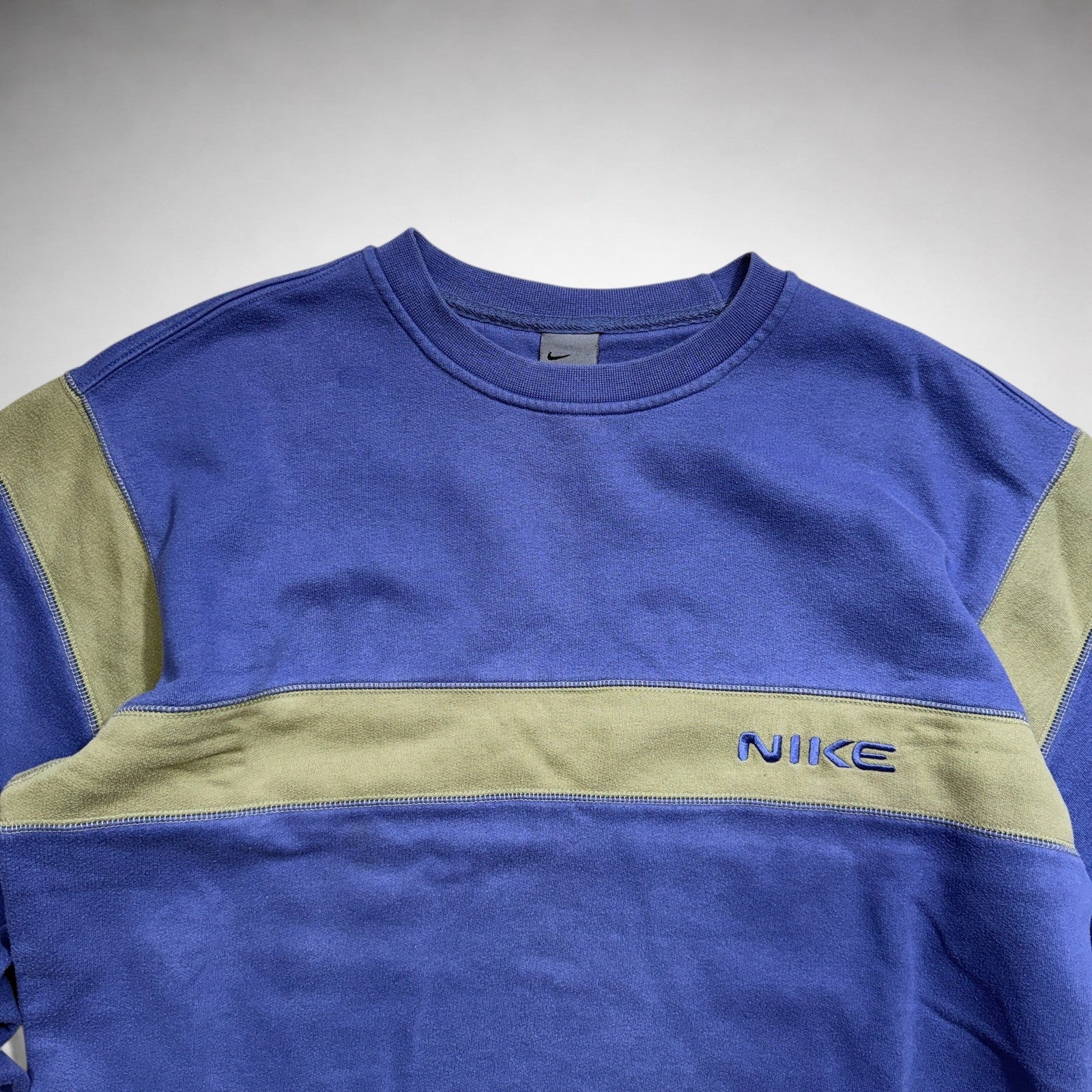 (M-L) Nike Vintage Sweatshirt